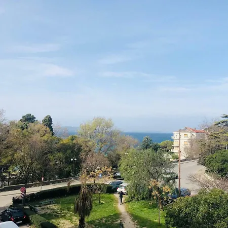Kolovare Beachfront Апартаменты *
