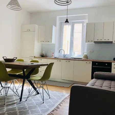Kolovare Beachfront Апартаменты